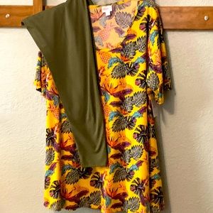 2XL - Lularoe Perfect T outfit with Legging